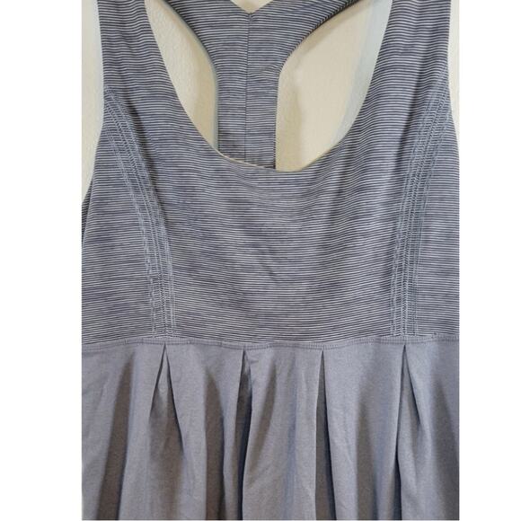 Lululemon Tank Top Womens Size 8 Gray Racerback Shelf Bra Tank Top Athletic Top - Picture 5 of 6